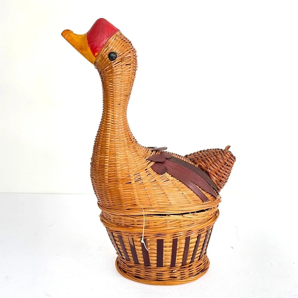 Vintage 80s Goose Pinestraw Basket Hand Woven Wicker Figural Bird Decor Lidded